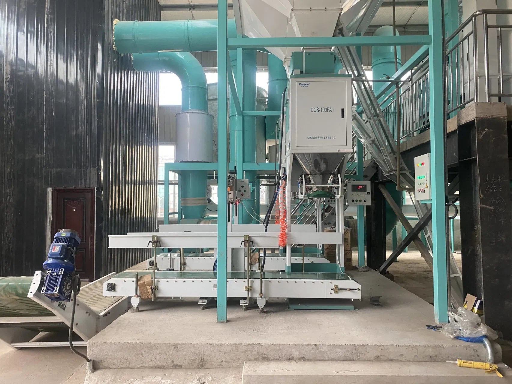 Flour packaging machine