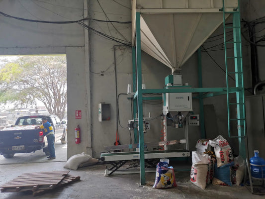 Ewinall DCS-50FE Electronic Weighing & Packaging Machine for Rice, Grains, Seeds & Feed | Automatic Bagging System 10–50kg