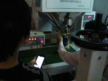 automatic, high-precision packaging of free-flowing granular materials such as rice, white sugar, feed, and plastic pellets