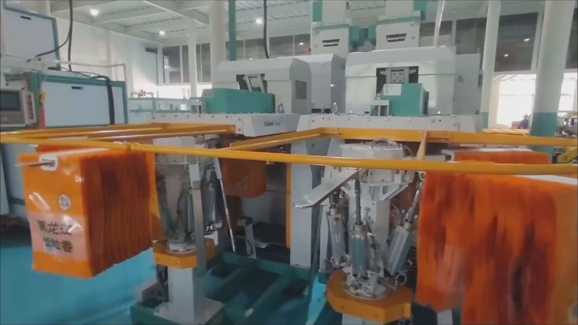 QZB-1200T 2.5–10kg Advanced Pillow Shape Vacuum Packing Machine for Efficient Production Lines